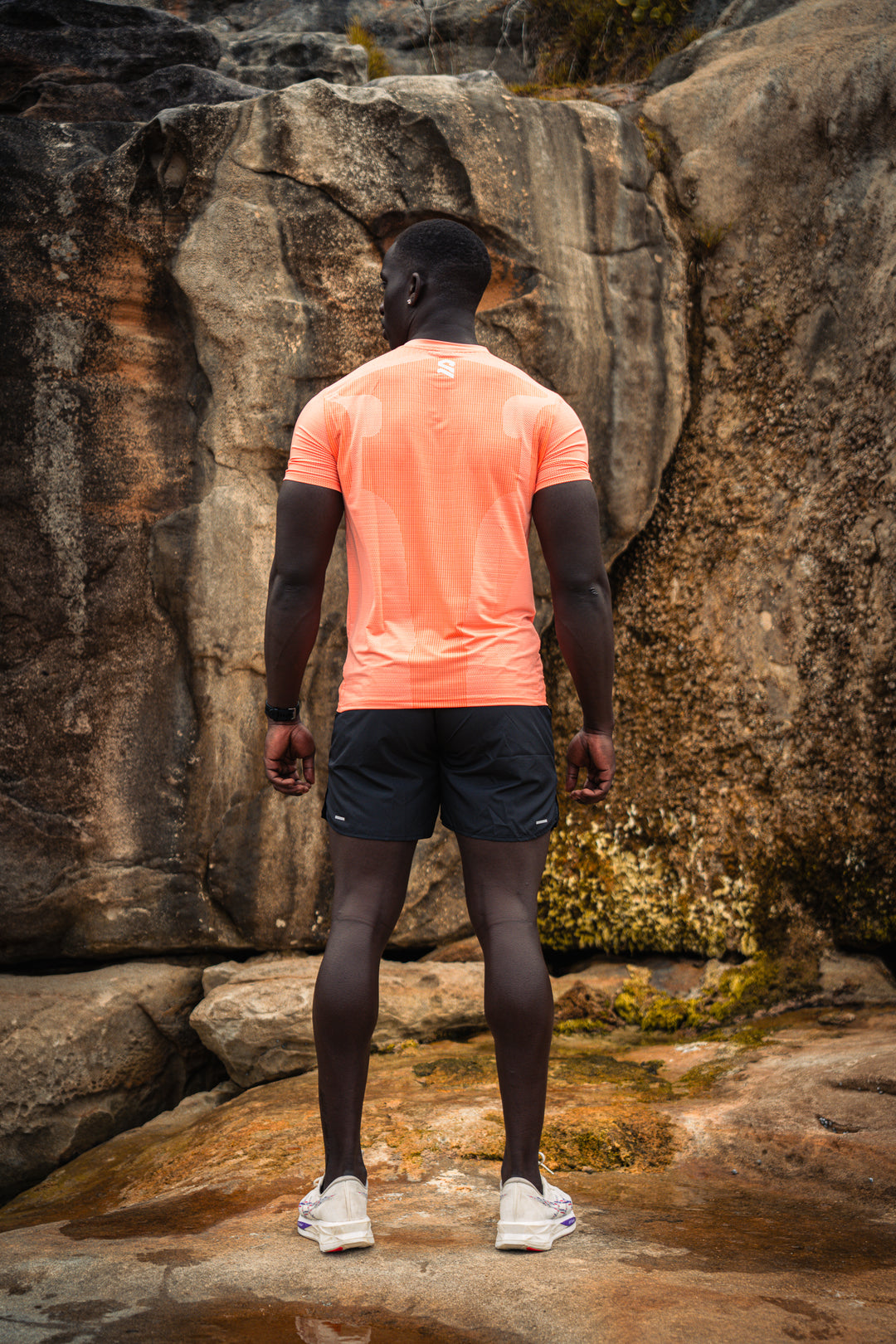 Latitude Short - Carbon