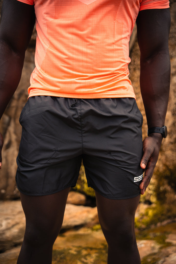 Latitude Short - Carbon